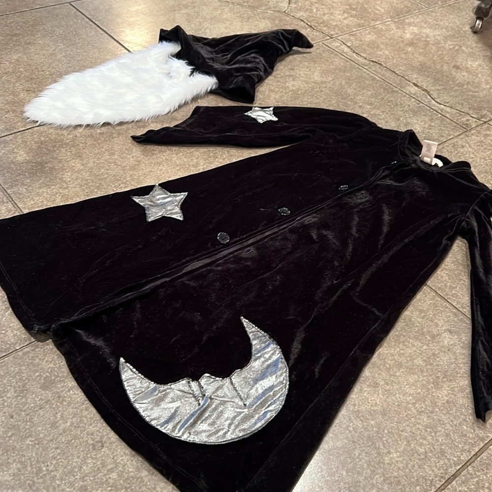 Pottery Barn Kids Midnight Wizard outfit ~ coat, jacket, hat, and beard 4-6 Y